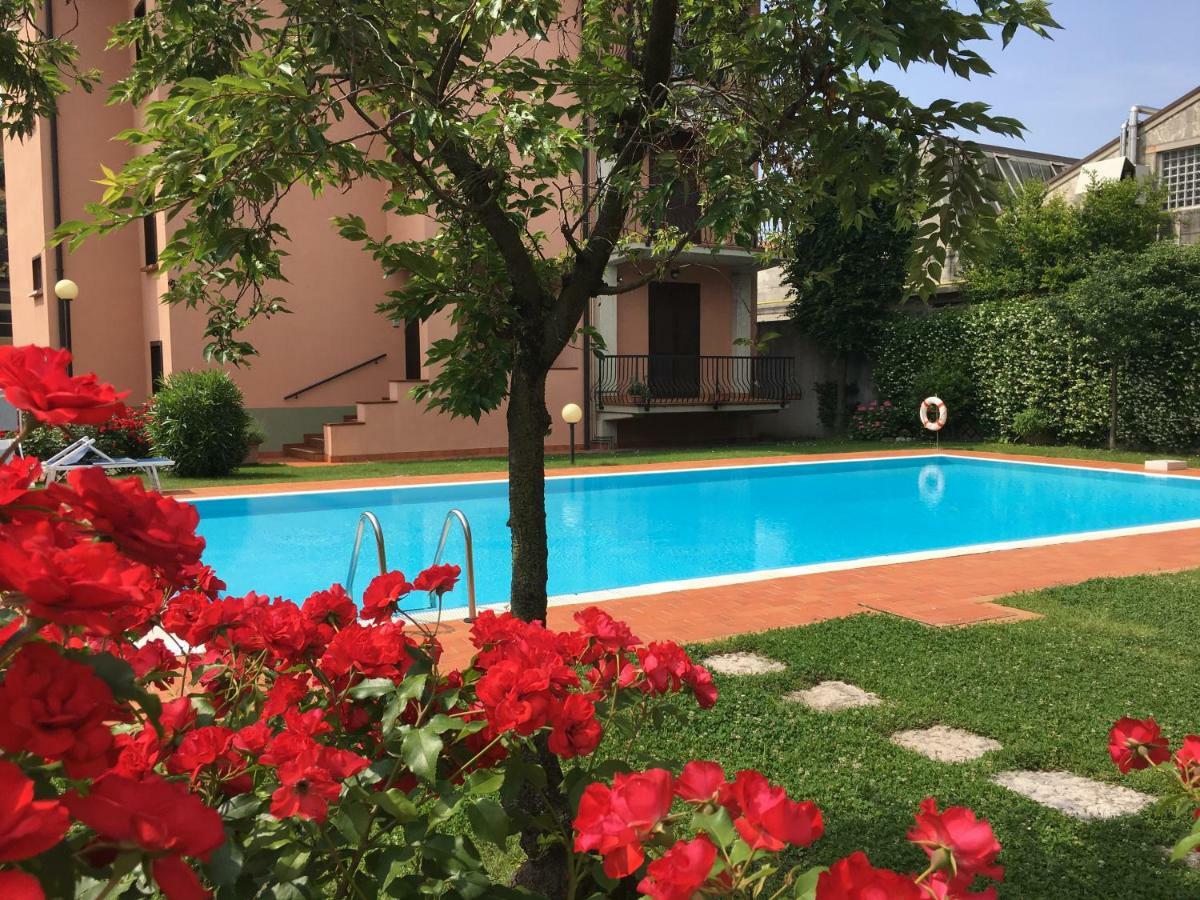 Indesenzano Apartment Desenzano del Garda Eksteriør bilde